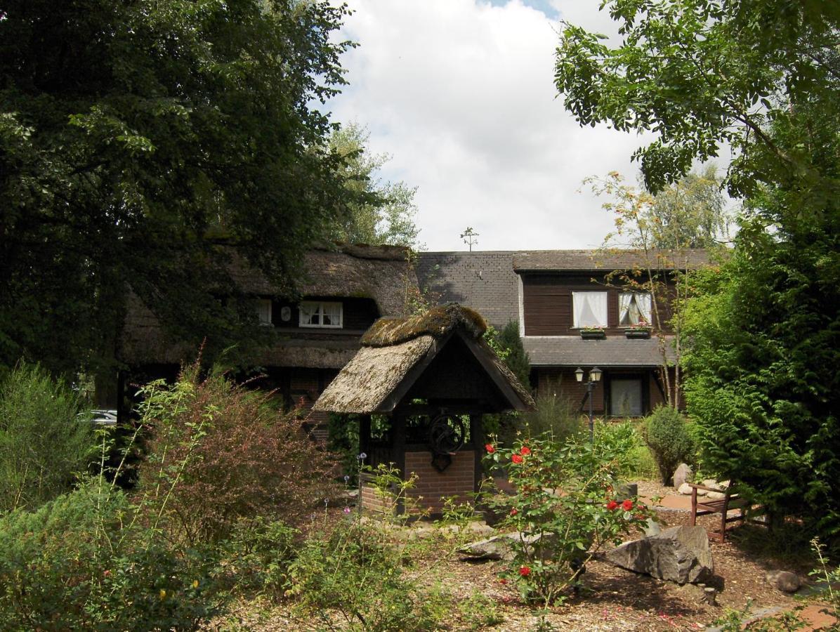 Ferien- und Reitsport Hotel Brunnenhof Suhlendorf Exterior foto