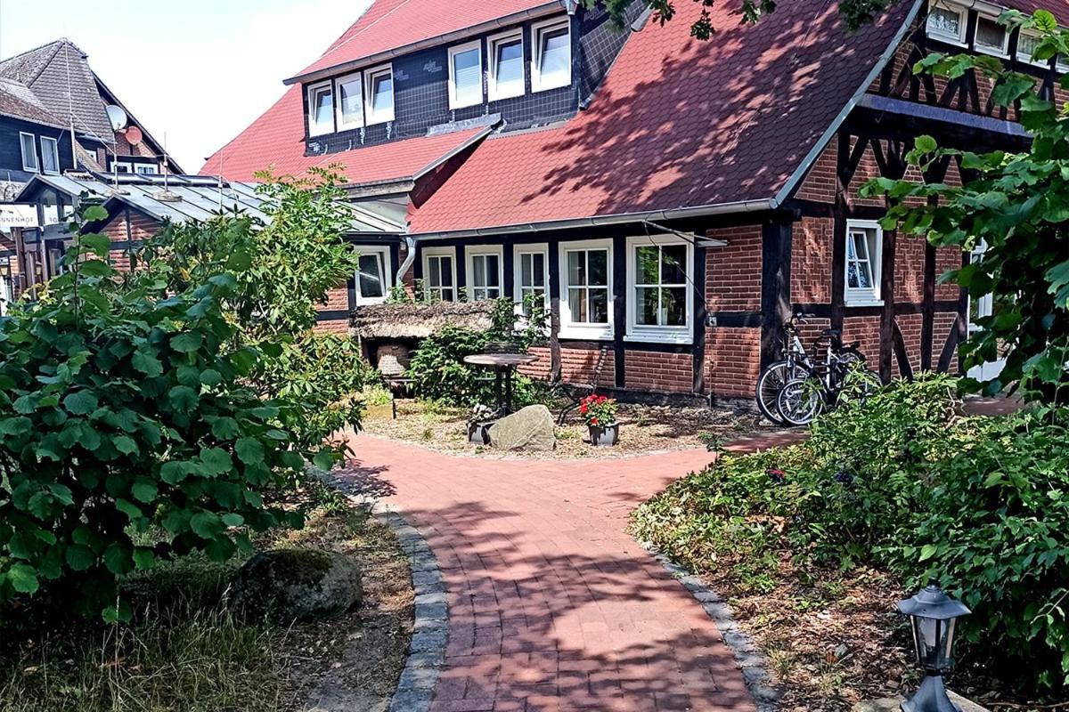 Ferien- und Reitsport Hotel Brunnenhof Suhlendorf Exterior foto