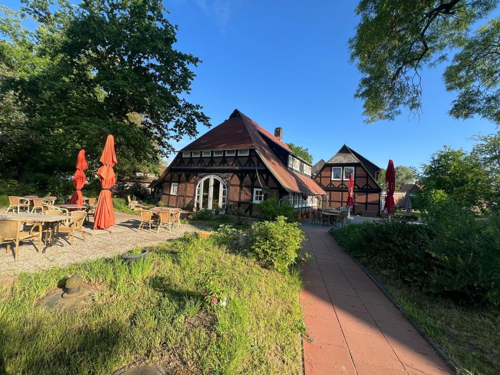 Ferien- und Reitsport Hotel Brunnenhof Suhlendorf Exterior foto