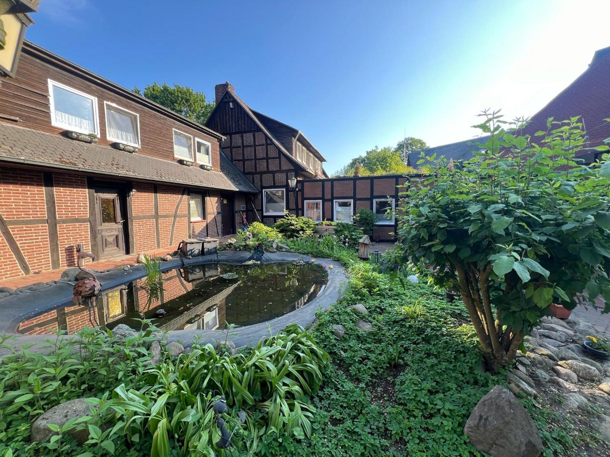 Ferien- und Reitsport Hotel Brunnenhof Suhlendorf Exterior foto